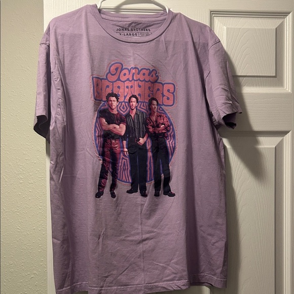 Jonas Brothers Concert Merch - Picture 1 of 3
